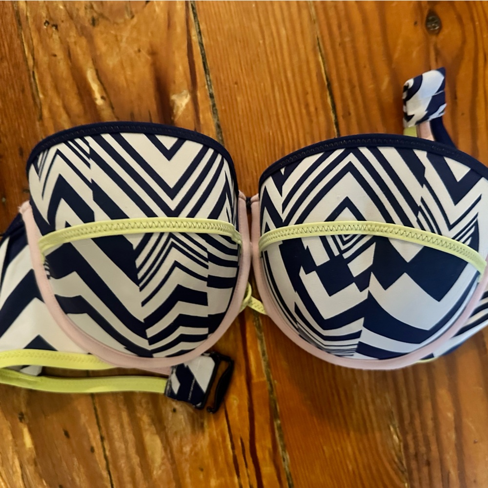 Victoria Secret bikini top